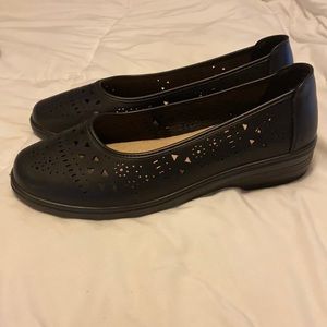 NWOT Daisy Fuentes slip on dress shoes size 10